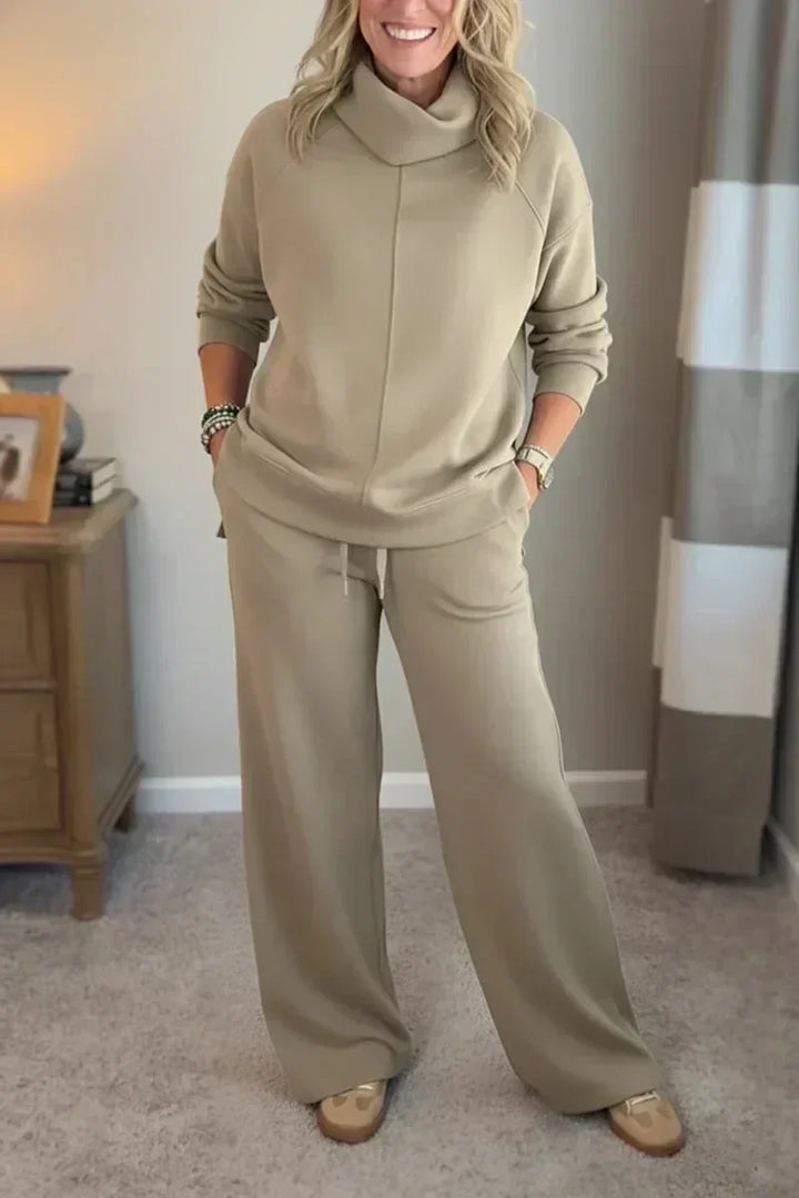 Marina | Luxurious Turtleneck Travel Set